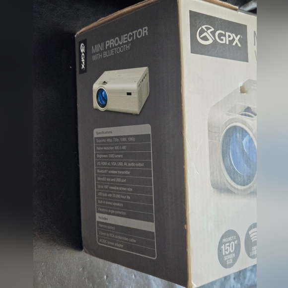 GPX Mini Projector with Bluetooth - Picture 3 of 3